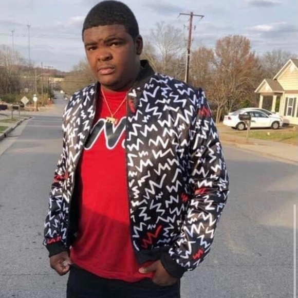 Meet your Posher, Jonathan - Picture 7 of 10